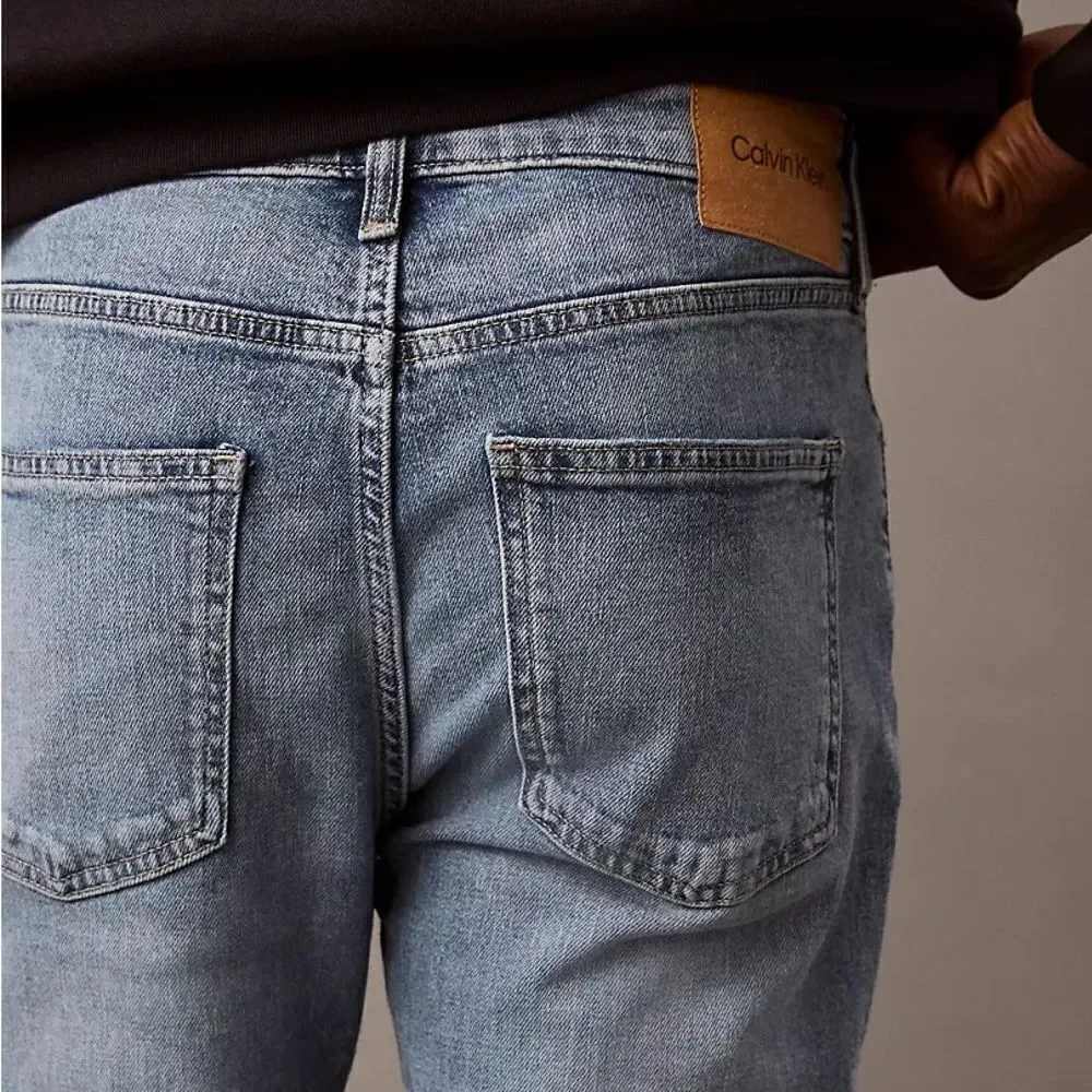 Calvin Klein NWT Skinny Fit Jeans Size W33 L30 Medium Blue Wash